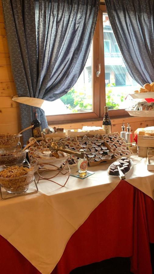 Hotel Arisch Aprica Bagian luar foto