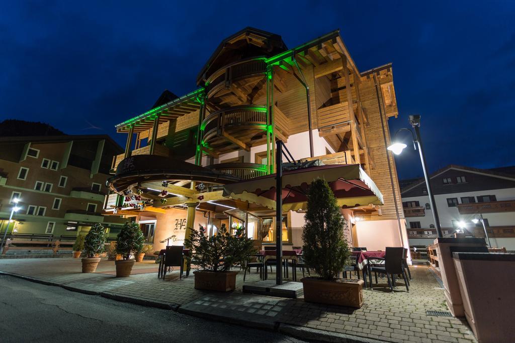 Hotel Arisch Aprica Bagian luar foto