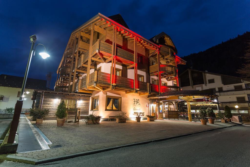 Hotel Arisch Aprica Bagian luar foto