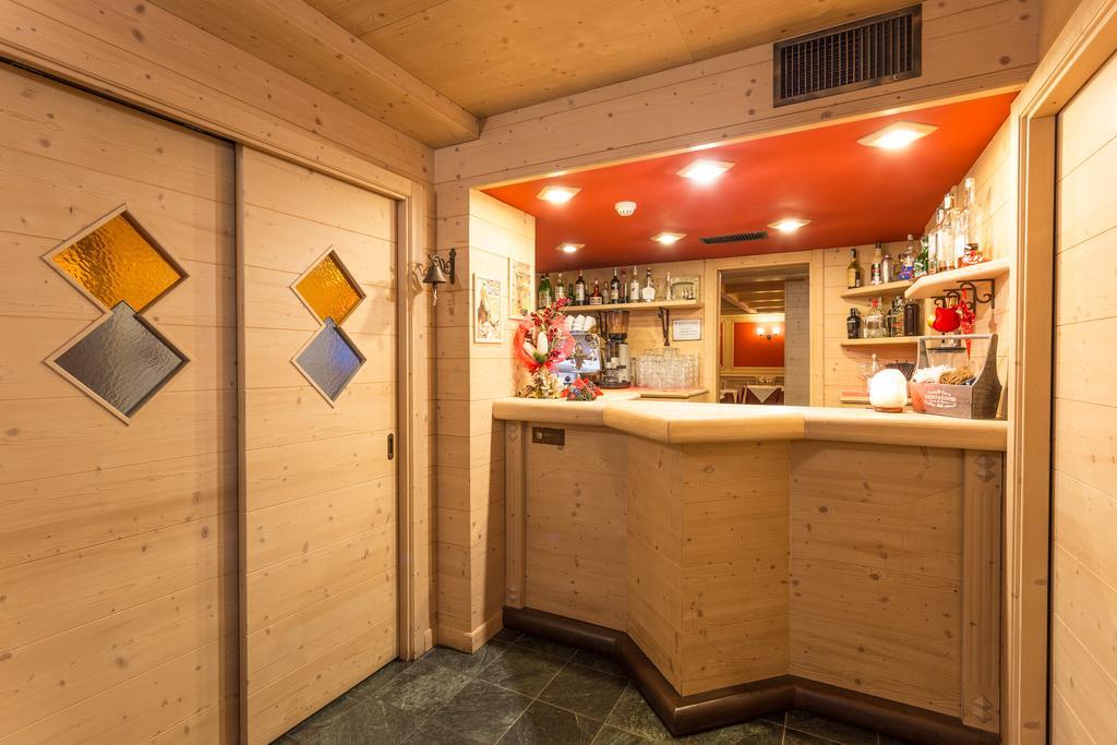Hotel Arisch Aprica Bagian luar foto