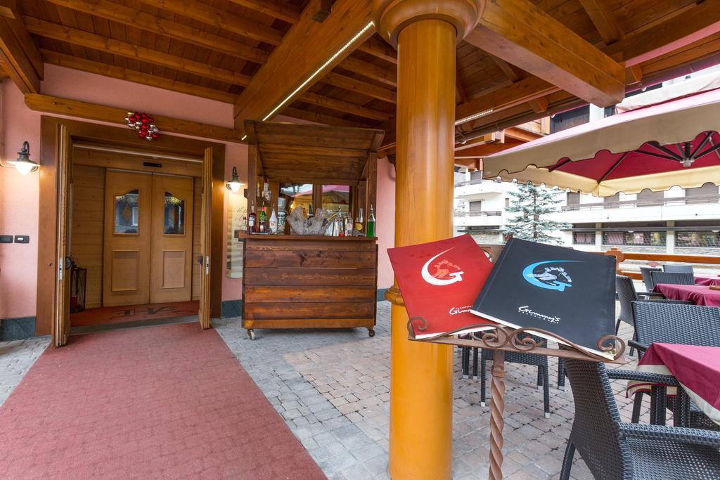 Hotel Arisch Aprica Bagian luar foto